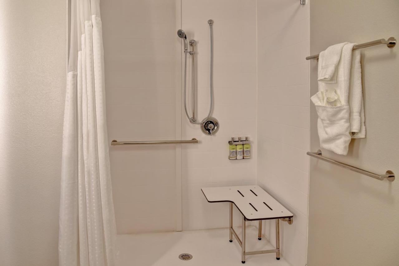 Holiday Inn Express & Suites - Ottawa By Ihg Buitenkant foto
