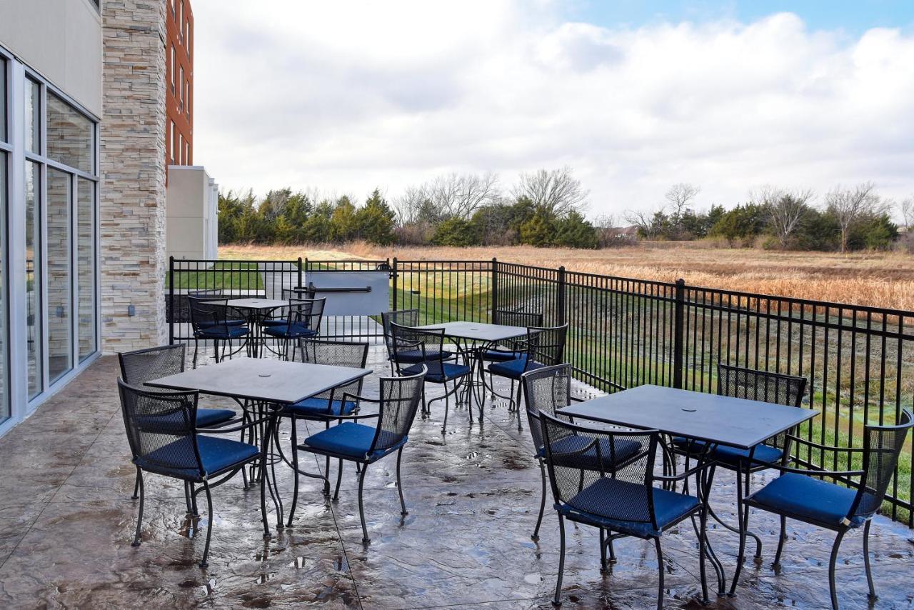 Holiday Inn Express & Suites - Ottawa By Ihg Buitenkant foto